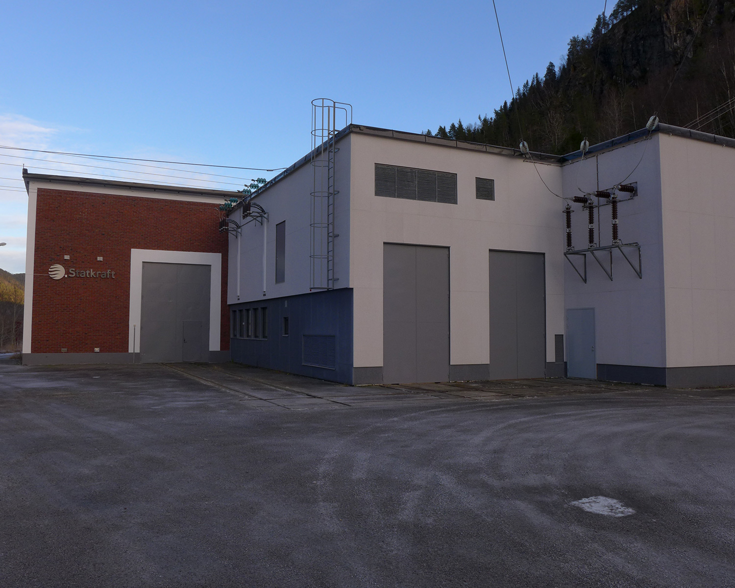 In front of Svorka power plant in the Surna Valley.